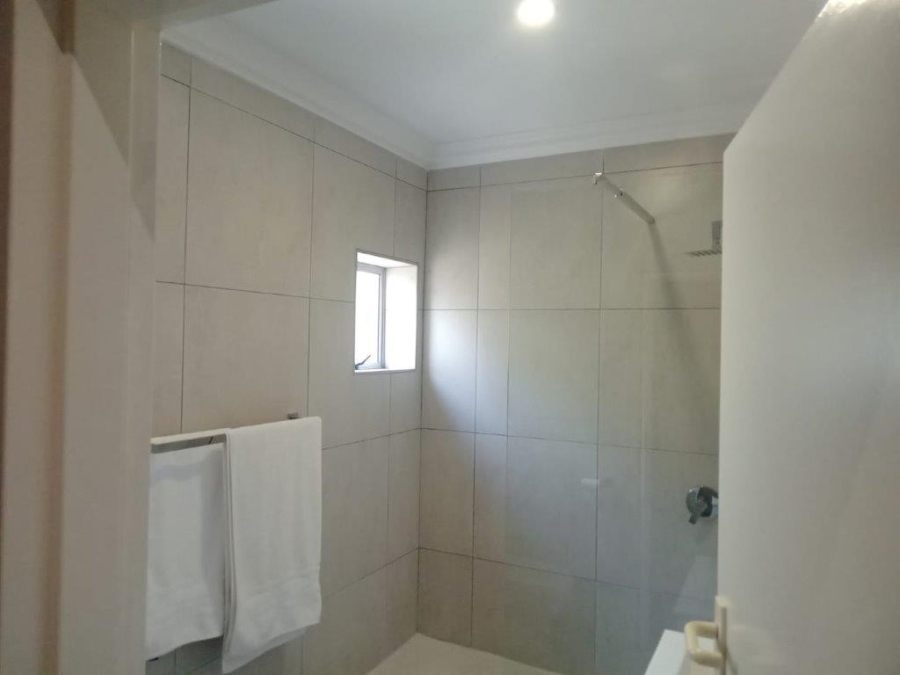 5 Bedroom Property for Sale in Wavecrest Eastern Cape